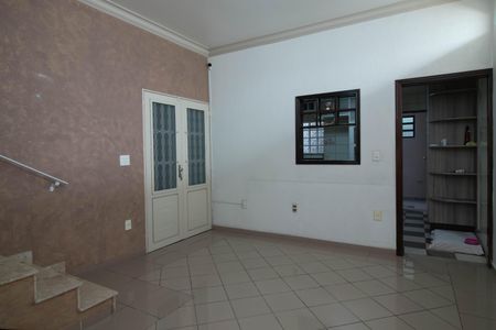 Casa à venda com 298m², 3 quartos e 2 vagas Casa à venda com 298m², 3 quartos e 2 vagasCopa