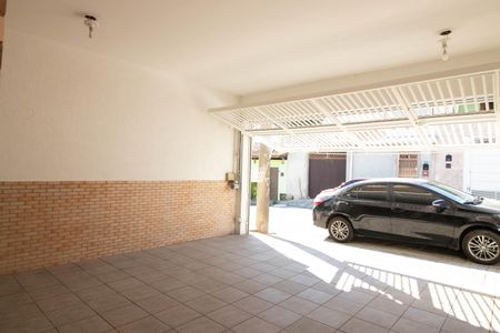 Casa à venda com 298m², 3 quartos e 2 vagas Casa à venda com 298m², 3 quartos e 2 vagasGaragem