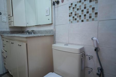 Casa à venda com 298m², 3 quartos e 2 vagas Casa à venda com 298m², 3 quartos e 2 vagasBanheiro Social