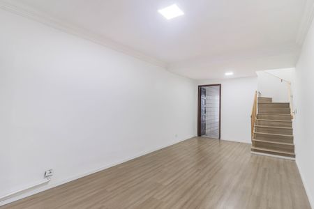 Casa à venda com 99m², 4 quartos e 2 vagasSala