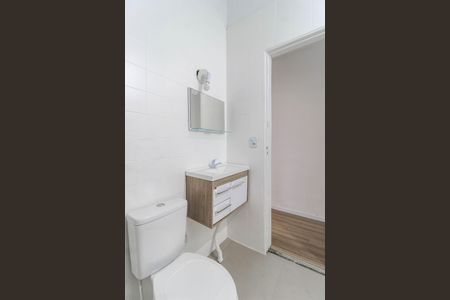 Casa à venda com 99m², 4 quartos e 2 vagasBanheiro