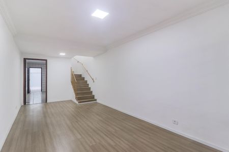 Casa à venda com 99m², 4 quartos e 2 vagasSala