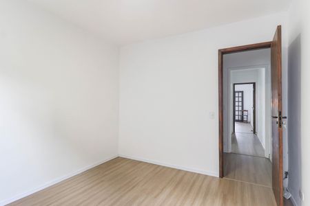 Casa à venda com 99m², 4 quartos e 2 vagasQuarto 2