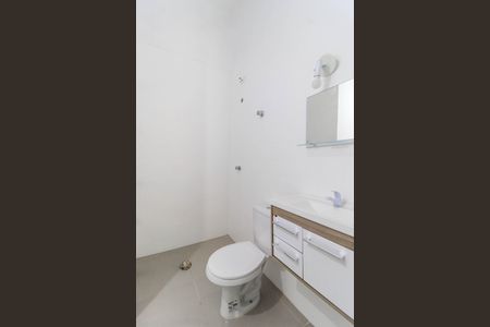 Casa à venda com 99m², 4 quartos e 2 vagasBanheiro