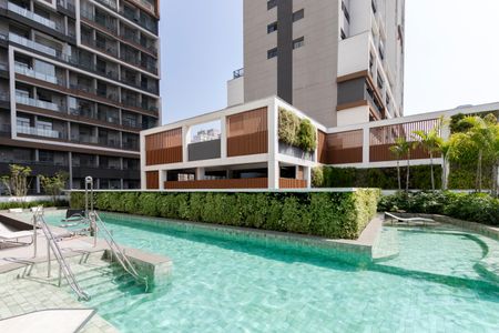 Studio à venda com 25m², 1 quarto e sem vaga Studio à venda com 25m², 1 quarto e sem vagaPiscina