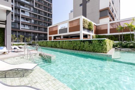 Studio à venda com 25m², 1 quarto e sem vaga Studio à venda com 25m², 1 quarto e sem vagaPiscina