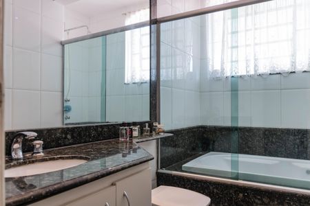 Casa para alugar com 400m², 4 quartos e 3 vagas Casa para alugar com 400m², 4 quartos e 3 vagasBanheiro da Suíte