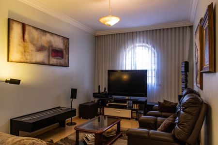 Casa para alugar com 400m², 4 quartos e 3 vagas Casa para alugar com 400m², 4 quartos e 3 vagasSala 2