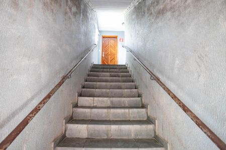 Apartamento à venda com 46m², 2 quartos e 1 vagaEscada