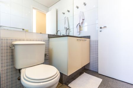 Apartamento à venda com 162m², 3 quartos e 3 vagasBanheiro da Suíte 2