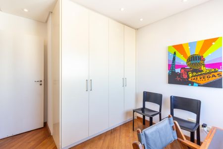 Apartamento à venda com 162m², 3 quartos e 3 vagasSuíte 2