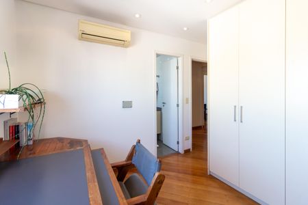 Apartamento à venda com 162m², 3 quartos e 3 vagasSuíte 2