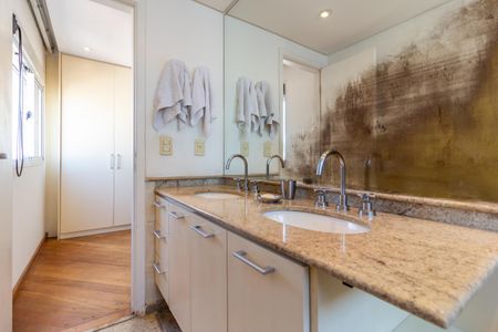 Apartamento à venda com 162m², 3 quartos e 3 vagasBanheiro da Suíte 3