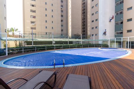 Apartamento à venda com 162m², 3 quartos e 3 vagasÁrea comum - Piscina