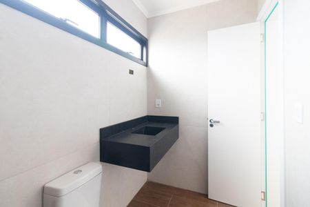 Casa de condomínio à venda com 158m², 3 quartos e 2 vagasBanheiro /Suite