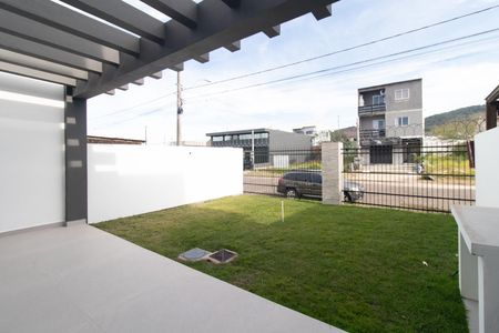 Casa de condomínio à venda com 158m², 3 quartos e 2 vagasQuintal