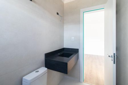 Casa de condomínio à venda com 158m², 3 quartos e 2 vagasBanheiro/Suite 2