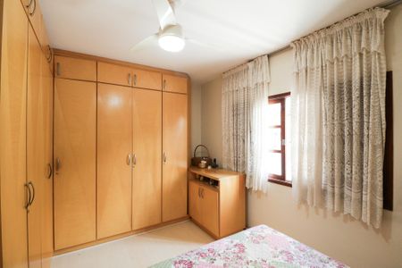 Casa à venda com 144m², 3 quartos e 2 vagas Casa à venda com 144m², 3 quartos e 2 vagasSuíte