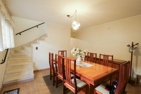 Casa à venda com 144m², 3 quartos e 2 vagas Casa à venda com 144m², 3 quartos e 2 vagasSala de Jantar