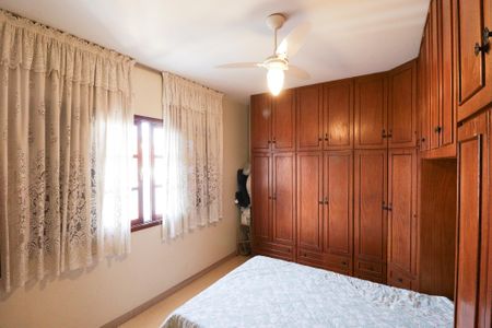 Casa à venda com 144m², 3 quartos e 2 vagas Casa à venda com 144m², 3 quartos e 2 vagasQuarto 2