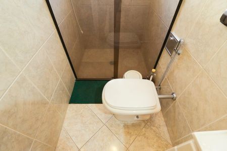 Casa à venda com 144m², 3 quartos e 2 vagas Casa à venda com 144m², 3 quartos e 2 vagasBanheiro da Suíte