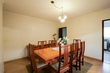 Casa à venda com 144m², 3 quartos e 2 vagas Casa à venda com 144m², 3 quartos e 2 vagasSala de Jantar