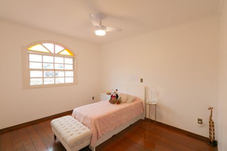 Casa à venda com 346m², 5 quartos e 4 vagasQuarto 3