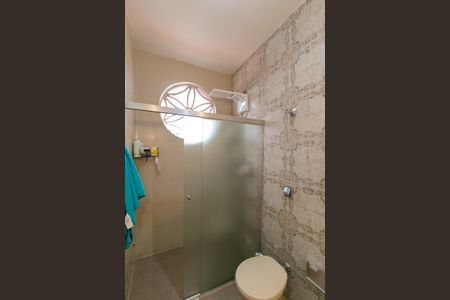 Casa à venda com 346m², 5 quartos e 4 vagasBanheiro da Suíte 2