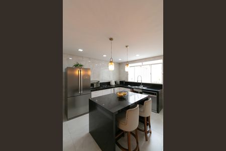 Casa à venda com 346m², 5 quartos e 4 vagasCozinha