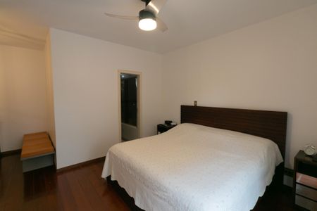 Casa à venda com 346m², 5 quartos e 4 vagasSuíte 2