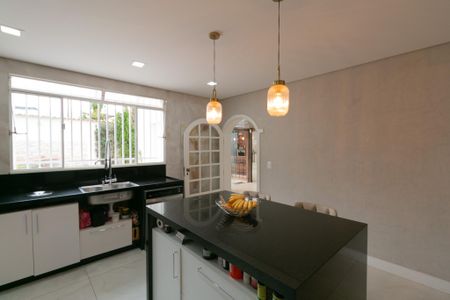Casa à venda com 346m², 5 quartos e 4 vagasCozinha