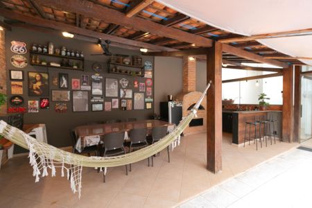 Casa à venda com 346m², 5 quartos e 4 vagasÁrea comum