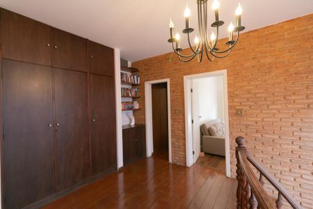 Casa à venda com 346m², 5 quartos e 4 vagasCorredor