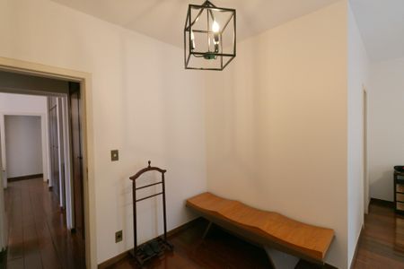 Casa à venda com 346m², 5 quartos e 4 vagasSuíte 2