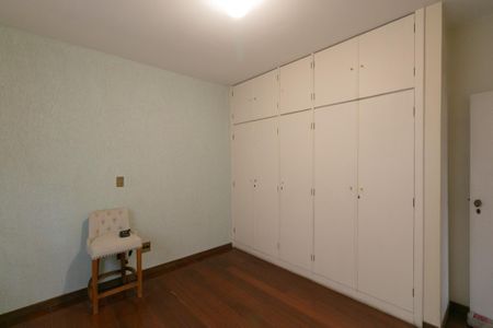 Casa à venda com 346m², 5 quartos e 4 vagasSuíte 1