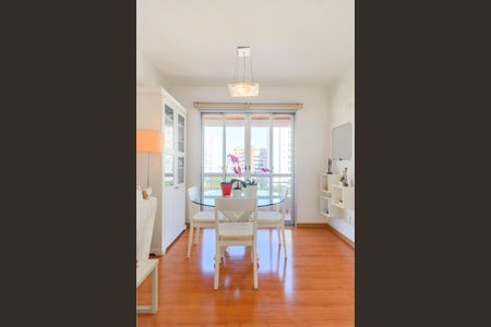 Apartamento à venda com 80m², 3 quartos e 2 vagasSala