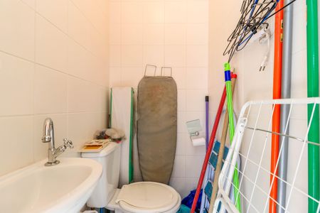 Apartamento à venda com 80m², 3 quartos e 2 vagasBanheiro de Serviço