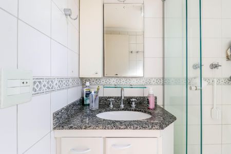 Apartamento à venda com 80m², 3 quartos e 2 vagasBanheiro da Suíte