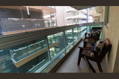 Apartamento à venda com 75m², 2 quartos e 1 vaga Apartamento à venda com 75m², 2 quartos e 1 vagaSala