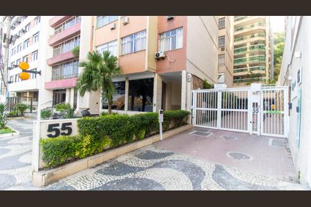 Apartamento à venda com 75m², 2 quartos e 1 vaga Apartamento à venda com 75m², 2 quartos e 1 vagaFachada