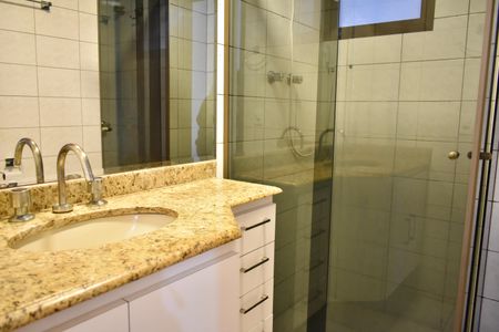 Apartamento à venda com 65m², 2 quartos e 1 vagaBanheiro Social