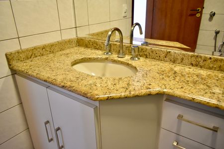 Apartamento à venda com 65m², 2 quartos e 1 vagaBanheiro Social