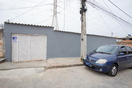 Casa à venda com 250m², 2 quartos e 4 vagas Casa à venda com 250m², 2 quartos e 4 vagasFachada