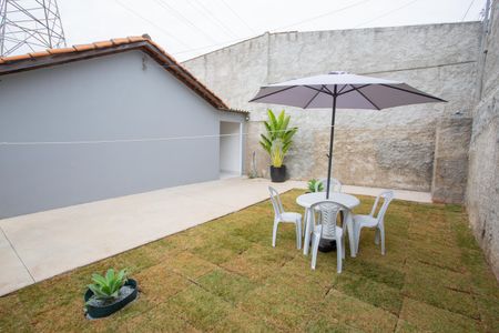 Casa à venda com 250m², 2 quartos e 4 vagas Casa à venda com 250m², 2 quartos e 4 vagasÁrea externa