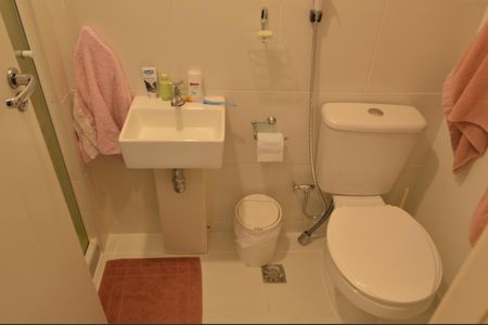 Apartamento para alugar com 64m², 2 quartos e 1 vaga Apartamento para alugar com 64m², 2 quartos e 1 vagaBanheiro da Suíte