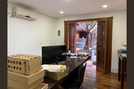 Casa à venda com 450m², 4 quartos e 4 vagas