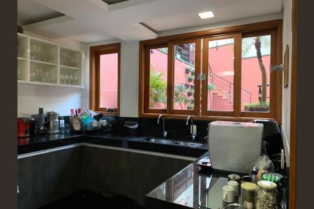 Casa à venda com 450m², 4 quartos e 4 vagas