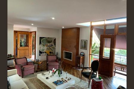 Casa à venda com 450m², 4 quartos e 4 vagas