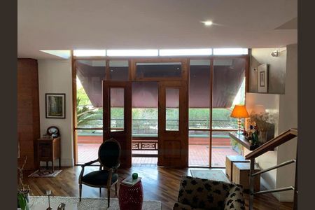 Casa à venda com 450m², 4 quartos e 4 vagas