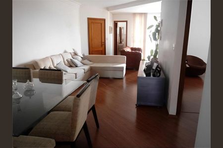 Apartamento à venda com 136m², 3 quartos e 6 vagas